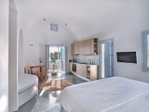Real Estate Santorini Greece Sale Rent Pyrgos Santorini - Luxury Hotel-Estate for Sale 16 Real Estate Santorini Greece Sale Rent Garden suite 14