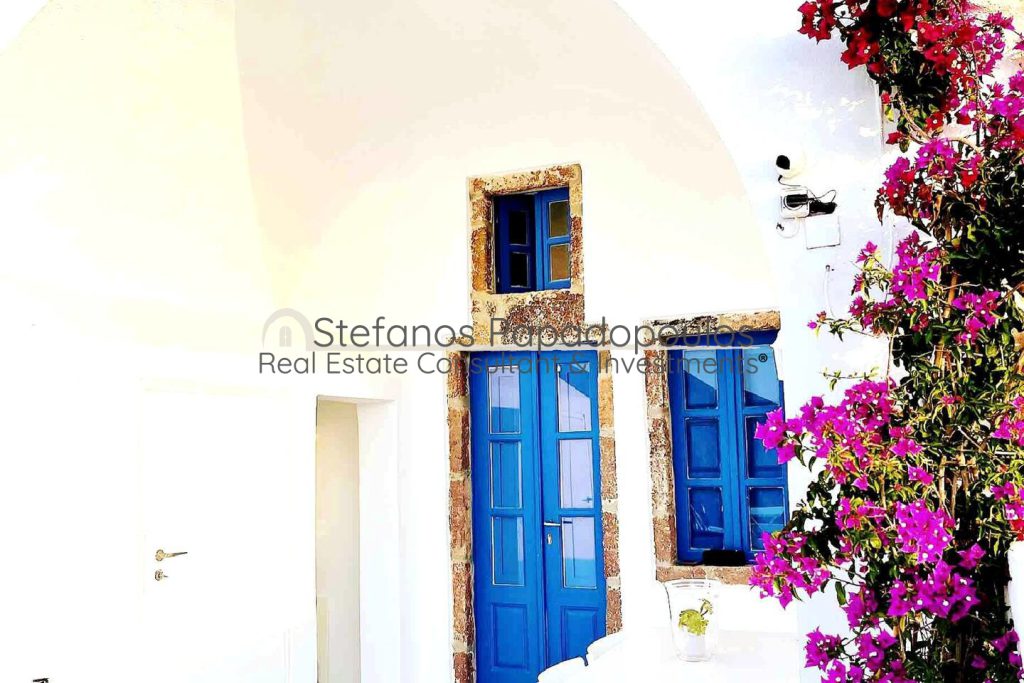Real Estate Santorini Greece Sale Rent Residential Complex for Rent – Pyrgos, Santorini 12 Real Estate Santorini Greece Sale Rent 30162f72b16049229bd78e27c1397dc8